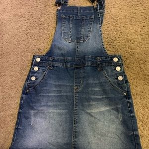 Overall skirt